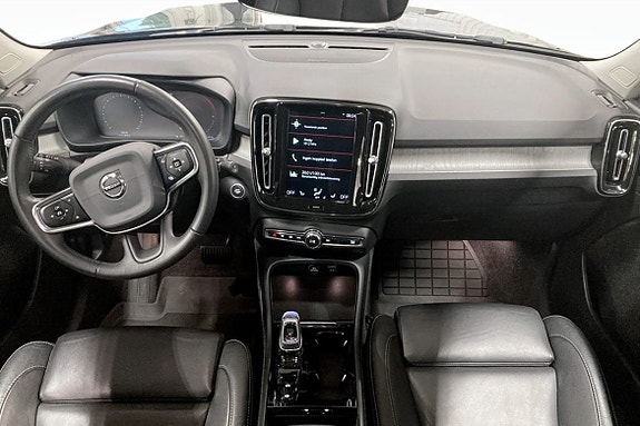 Volvo XC40 5 of 5