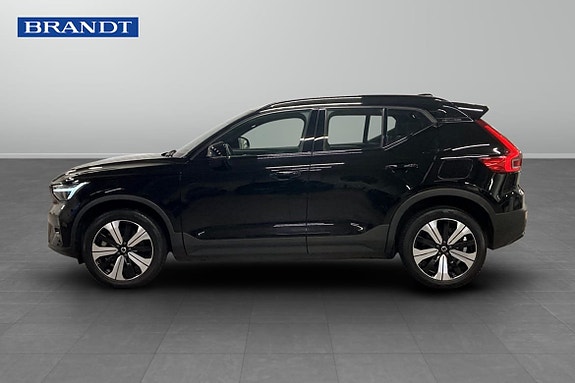 Volvo XC40 3 of 5