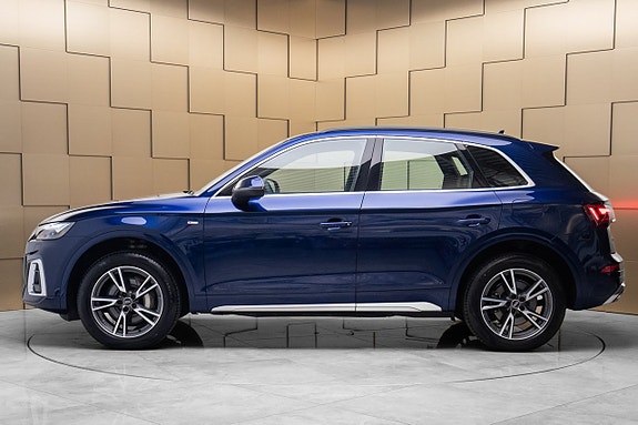 Audi Q5 2 of 5