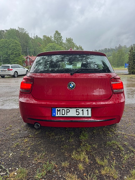 BMW 118d 4 of 5