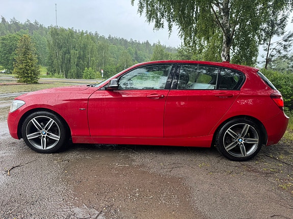 BMW 118d 2 of 5
