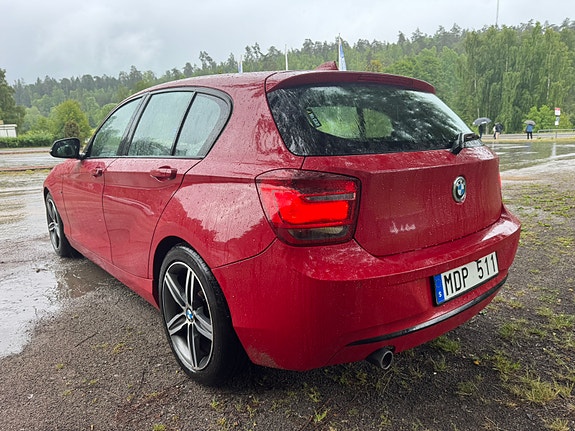 BMW 118d 3 of 5