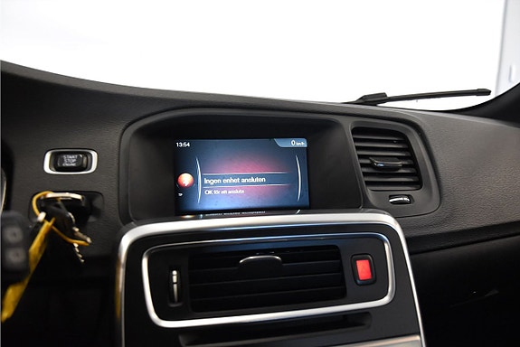 Volvo V60 Cross Country 18 of 22