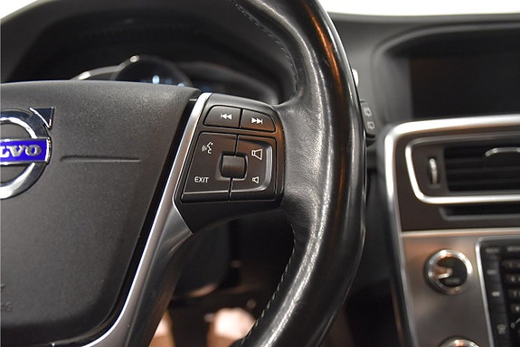 Volvo V60 Cross Country 10 of 22