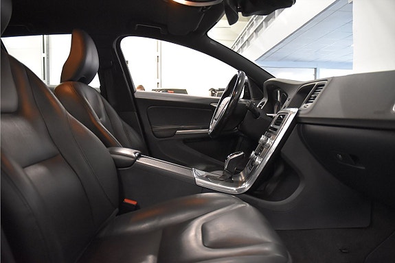 Volvo V60 Cross Country 12 of 22