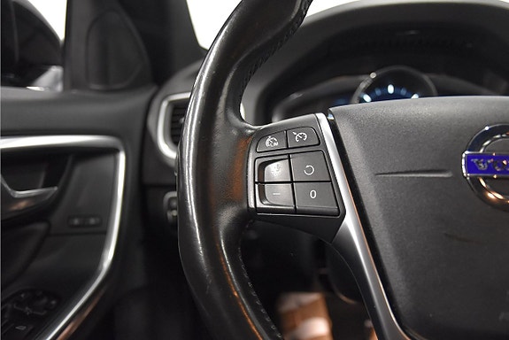Volvo V60 Cross Country 9 of 22