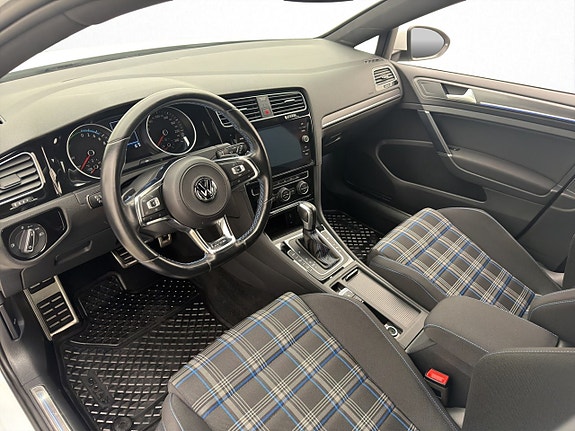 Volkswagen Golf I 14 of 28