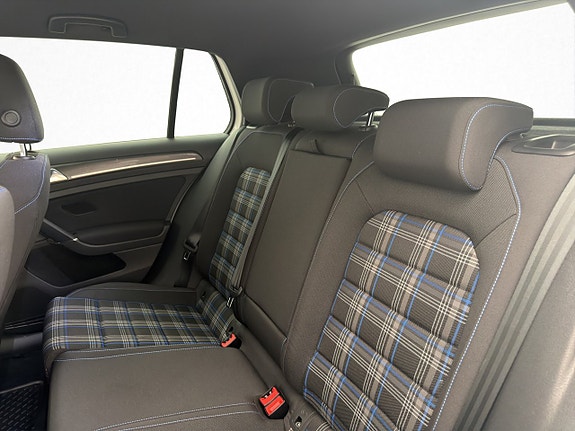 Volkswagen Golf I 11 of 28