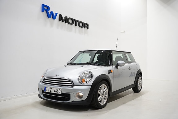 MINI Cooper 2 of 5