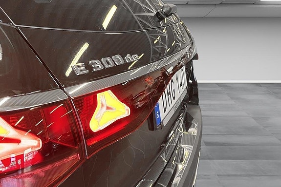 Mercedes-Benz E300 de 15 of 16