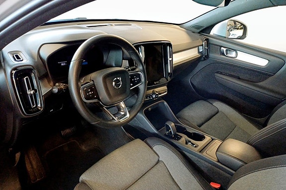 Volvo XC40 5 of 5