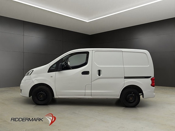 Nissan NV200 2 of 5