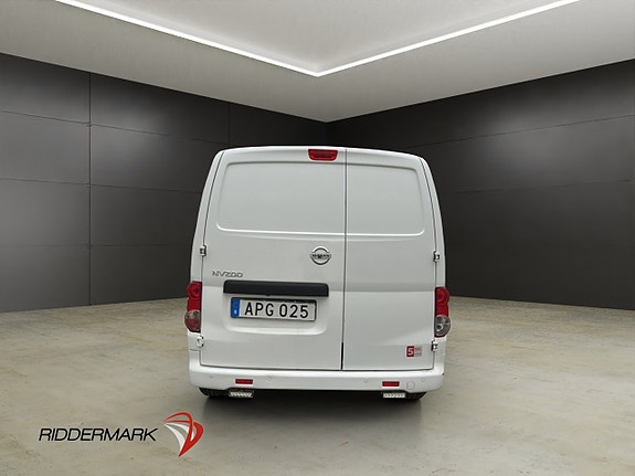 Nissan NV200 6 of 27