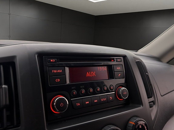 Nissan NV200 20 of 27