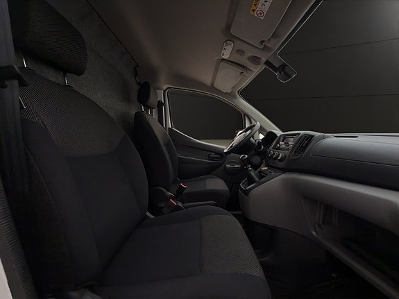 Nissan NV200 22 of 27