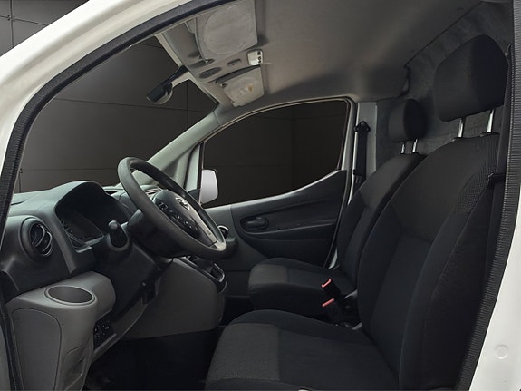 Nissan NV200 14 of 27