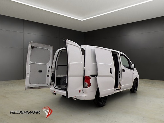 Nissan NV200 9 of 27