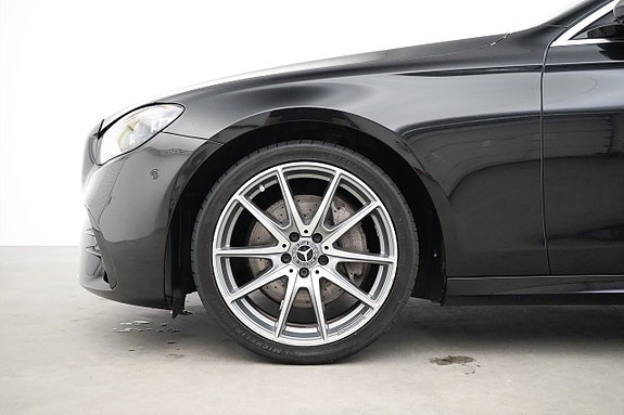 Mercedes-Benz E220 d 2 of 5