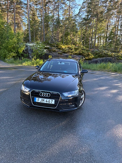 Audi A4 3 of 19