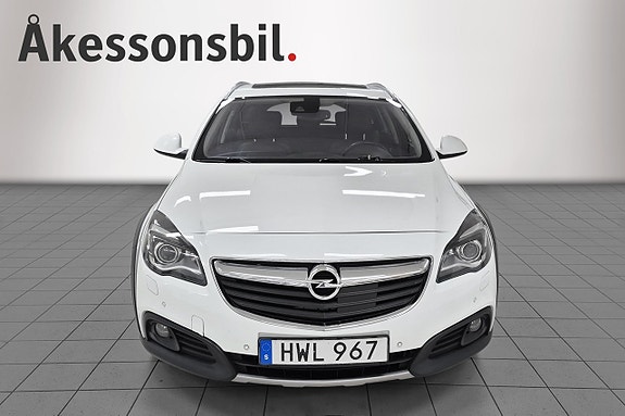 Opel Insignia 2 of 5