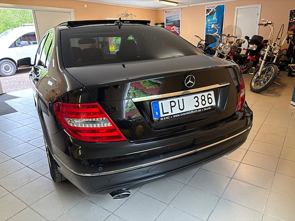 Mercedes-Benz C220 5 of 5