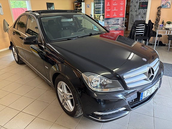 Mercedes-Benz C220 8 of 17