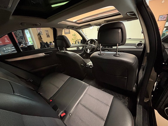 Mercedes-Benz C220 14 of 17