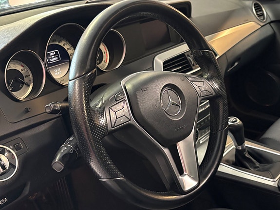 Mercedes-Benz C220 17 of 17