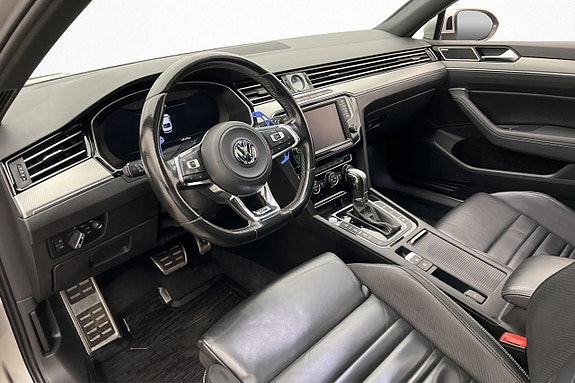 Volkswagen Passat 9 of 28