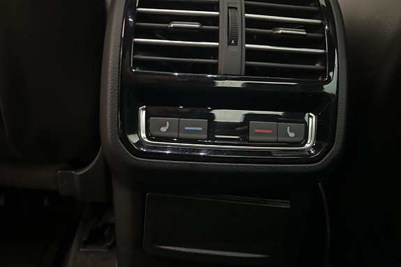 Volkswagen Passat 26 of 28
