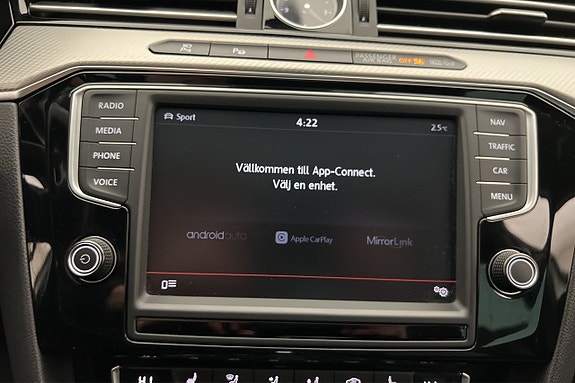 Volkswagen Passat 19 of 28