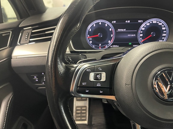 Volkswagen Passat 15 of 28