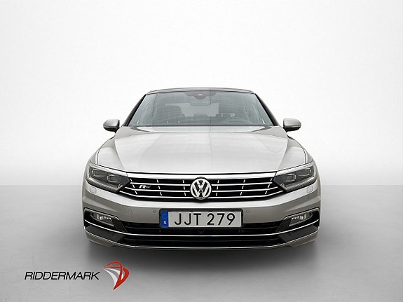 Volkswagen Passat 2 of 28