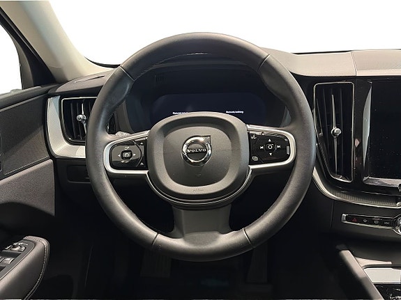 Volvo XC60 10 of 14