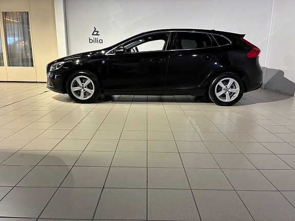 Volvo V40 3 of 5