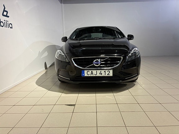 Volvo V40 2 of 5