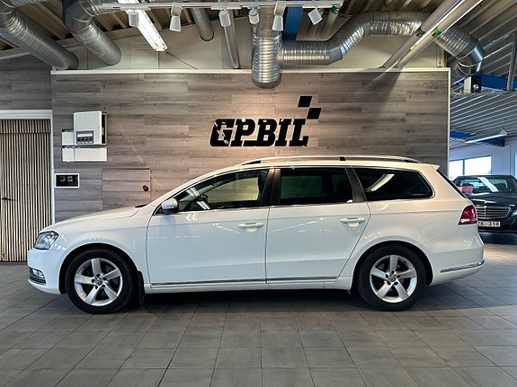 Volkswagen Passat 2 of 5