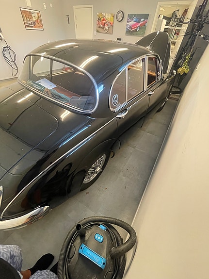 Jaguar XK 3 of 5