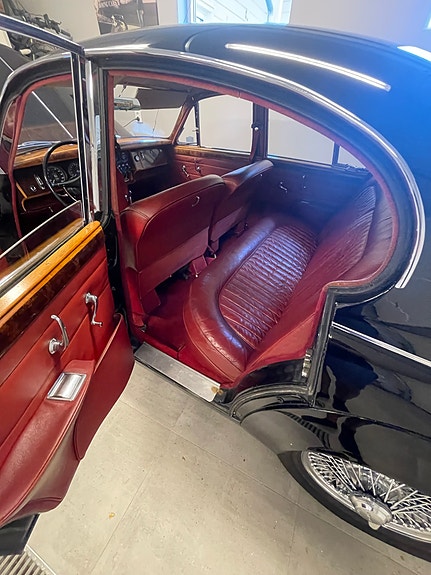 Jaguar XK 9 of 9