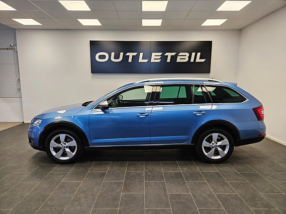 Skoda Octavia Scout 2 of 5