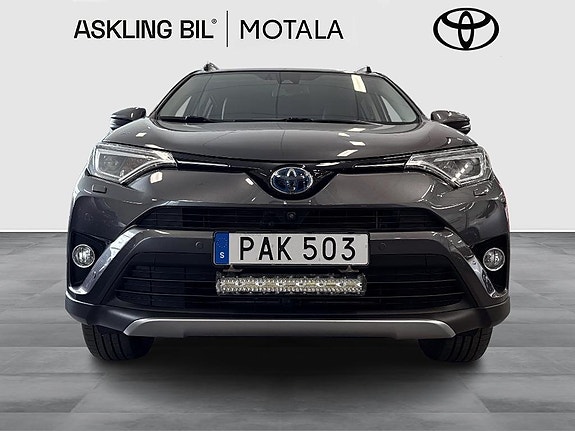 Toyota RAV4 6 of 11