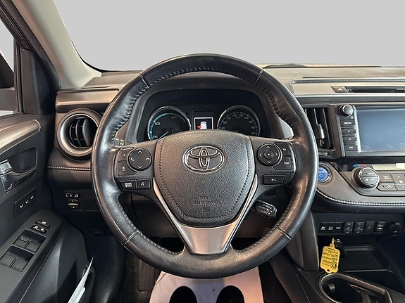 Toyota RAV4 10 of 11