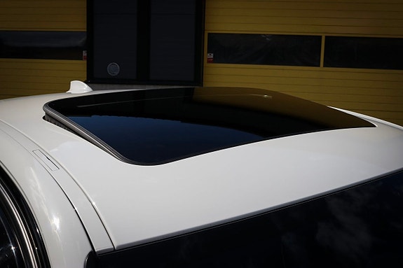 BMW 335d 4 of 5