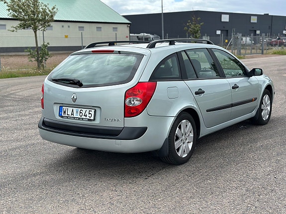 Renault Laguna 4 of 5