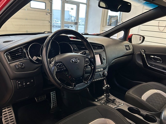 Kia Ceed 2 of 5