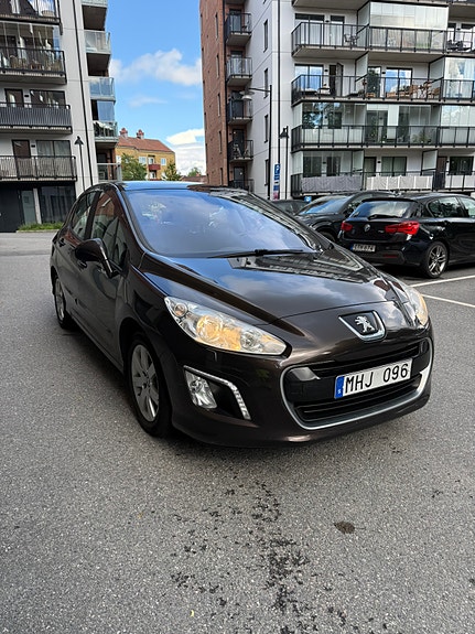 Peugeot 308 3 of 5