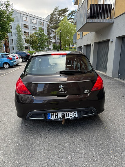 Peugeot 308 4 of 5