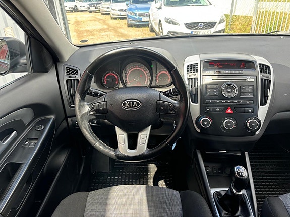 Kia Ceed 10 of 18