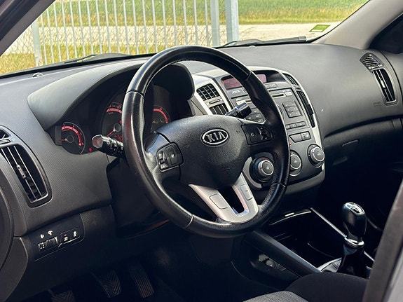 Kia Ceed 8 of 18