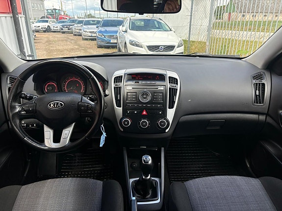 Kia Ceed 9 of 18